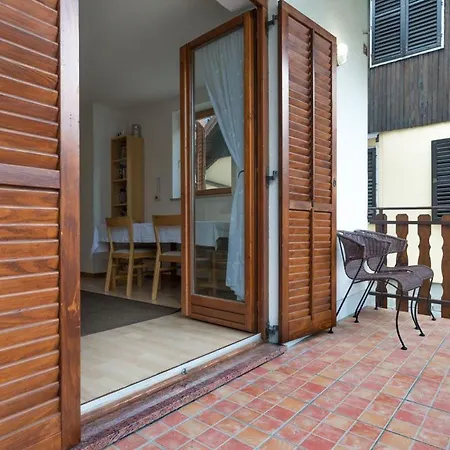 Lepa Soca House * Cezsoca