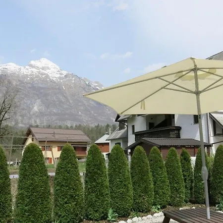 Lepa Soca House Čezsoča