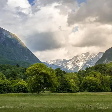 Semesterbostad Lepa Soca House *