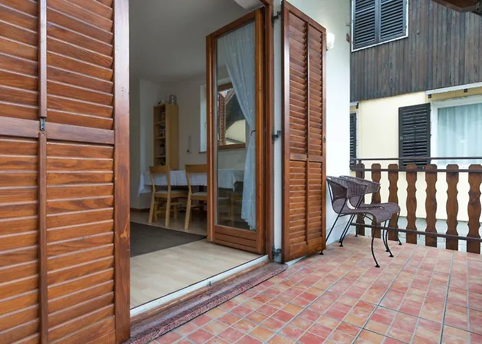 Lepa Soca House * Cezsoca